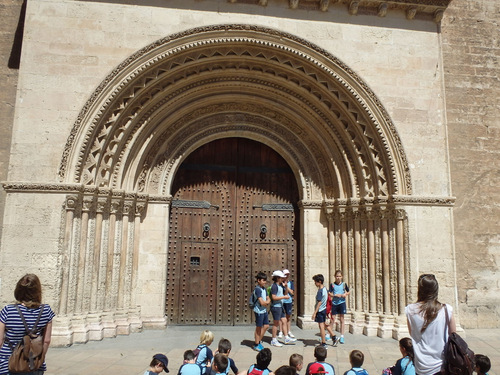 Doorway on the NE side of Cathedral of València.